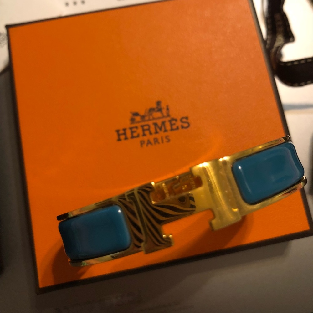 Classic coveted Hermès Clic H enamel bracelet